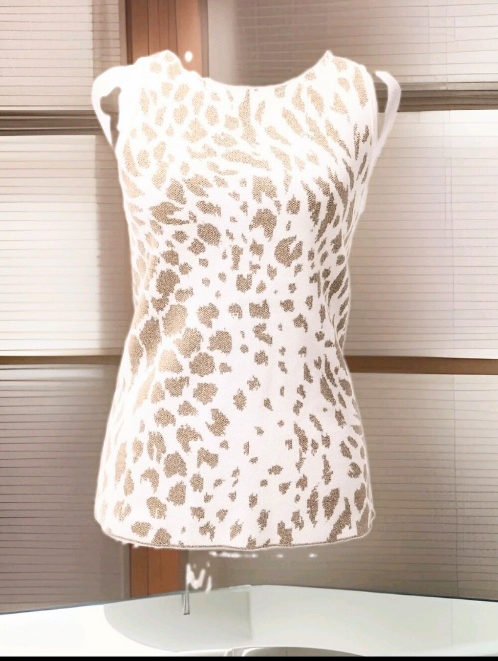 Ann Taylor Sz M SeeWhite and Gold Leopard-Print Sleeveless Women's Top